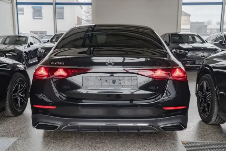 Mercedes-Benz E 200 (Clasa E) din 2025 cu 9.496 km - oferta MER183688 - foto 5