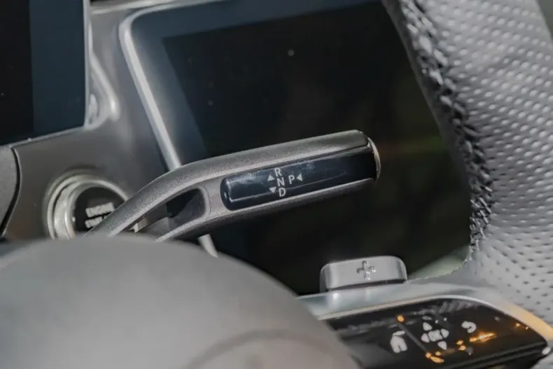 Mercedes-Benz E 200 (Clasa E) din 2025 cu 9.496 km - oferta MER183688 - foto 12