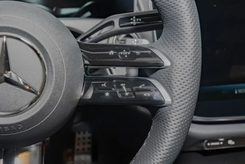 Mercedes-Benz E 200 (Clasa E) din 2025 cu 9.496 km - oferta MER183688 - foto 13