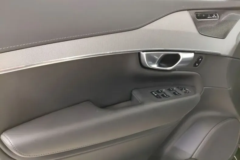 Volvo XC90 din 2024 cu 32.263 km - oferta VOL183689 - foto 15