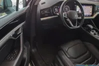 Volkswagen Touareg din 2022 cu 62.050 km - oferta VOL183691 - foto 4