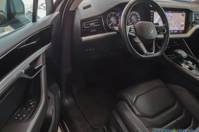 Volkswagen Touareg din 2022 cu 62.050 km - oferta VOL183691 - foto 4