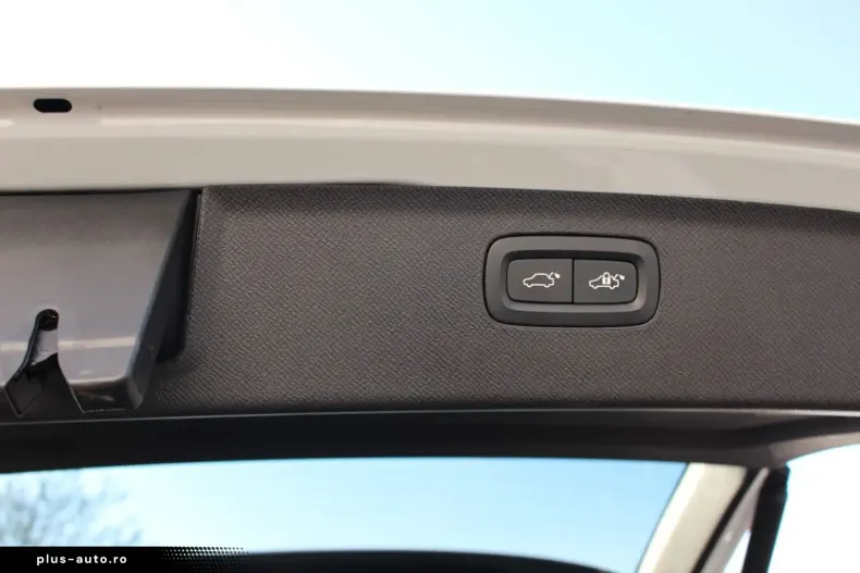 Volvo XC90 din 2021 cu 49.500 km - oferta VOL183692 - foto 7