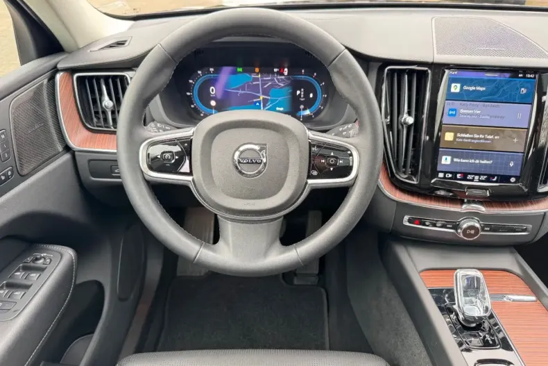 Volvo XC60 din 2023 cu 44.900 km - oferta VOL183693 - foto 5