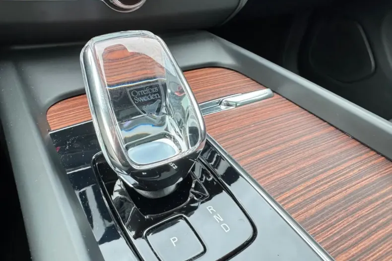 Volvo XC60 din 2023 cu 44.900 km - oferta VOL183693 - foto 21