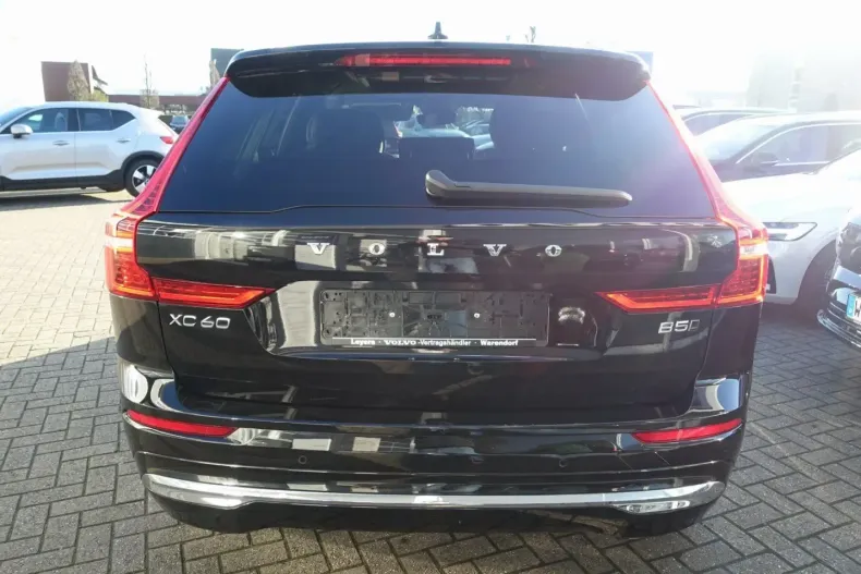 Volvo XC60 din 2023 cu 47.800 km - oferta VOL183695 - foto 3