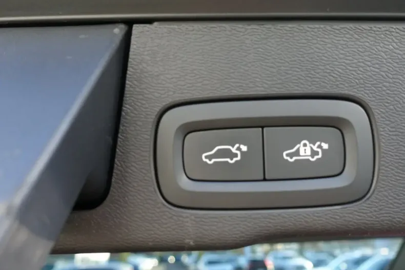 Volvo XC60 din 2023 cu 47.800 km - oferta VOL183695 - foto 25