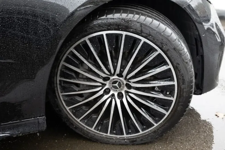 Mercedes-Benz E 200 (Clasa E) din 2025 cu 11.449 km - oferta MER183696 - foto 5