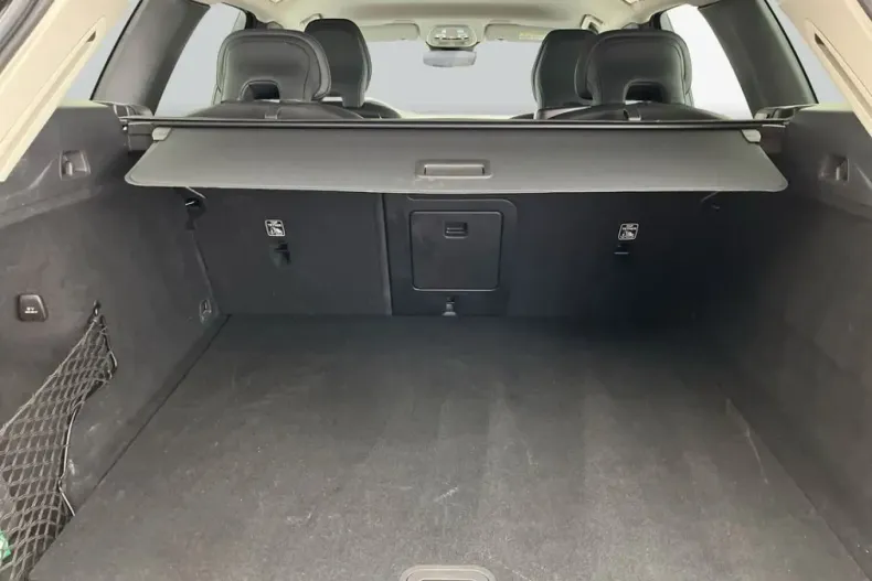 Volvo XC60 din 2024 cu 35.410 km - oferta VOL183703 - foto 9