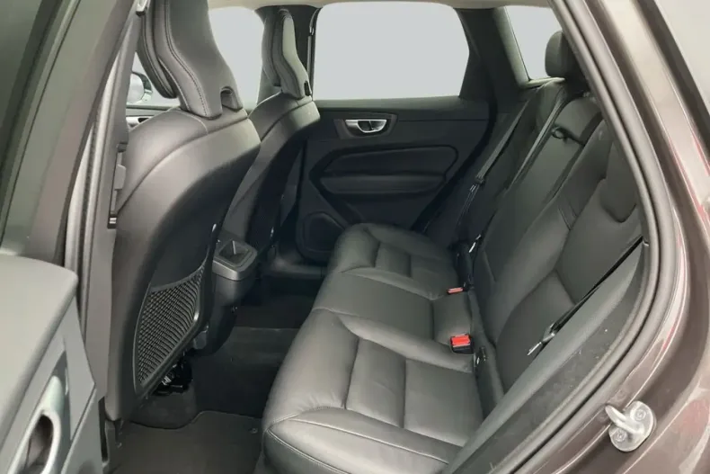 Volvo XC60 din 2024 cu 35.410 km - oferta VOL183703 - foto 12