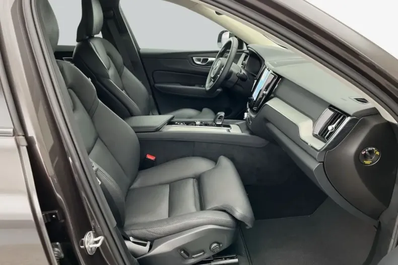 Volvo XC60 din 2024 cu 35.410 km - oferta VOL183703 - foto 13