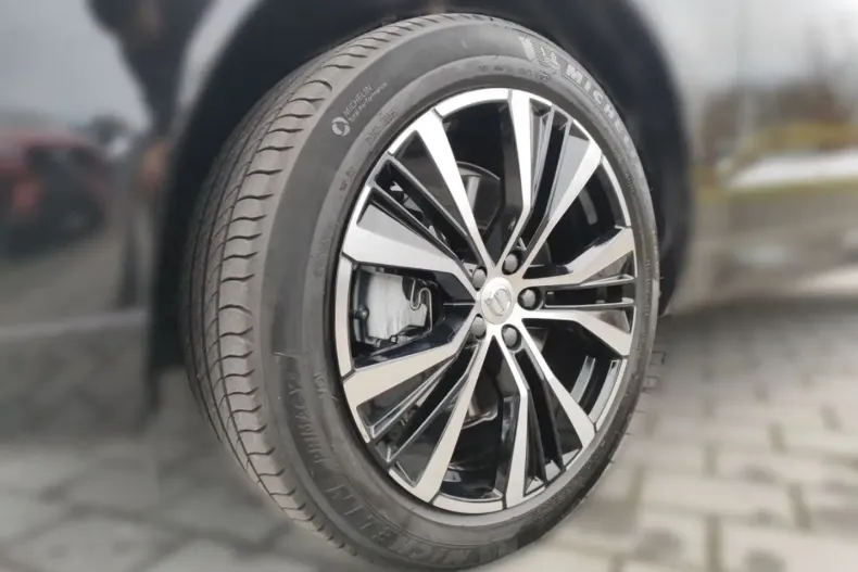 Volvo XC60 din 2023 cu 43.600 km - oferta VOL183705 - foto 10