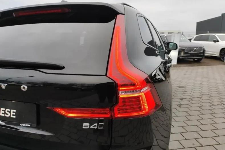 Volvo XC60 din 2023 cu 43.600 km - oferta VOL183705 - foto 12