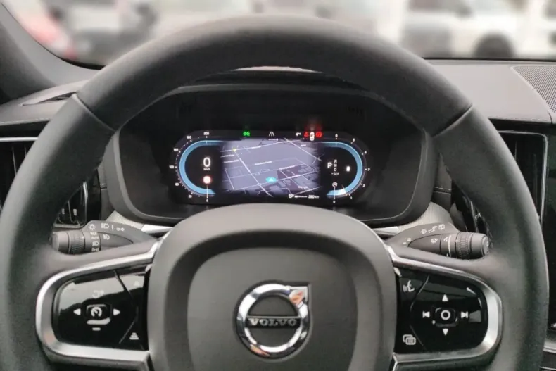 Volvo XC60 din 2023 cu 43.600 km - oferta VOL183705 - foto 16