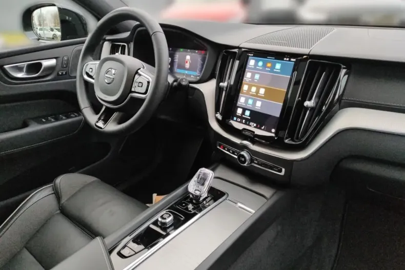 Volvo XC60 din 2023 cu 43.600 km - oferta VOL183705 - foto 21