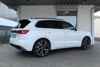 Volkswagen Touareg din 2024 cu 70.800 km - oferta VOL183707 - foto 3