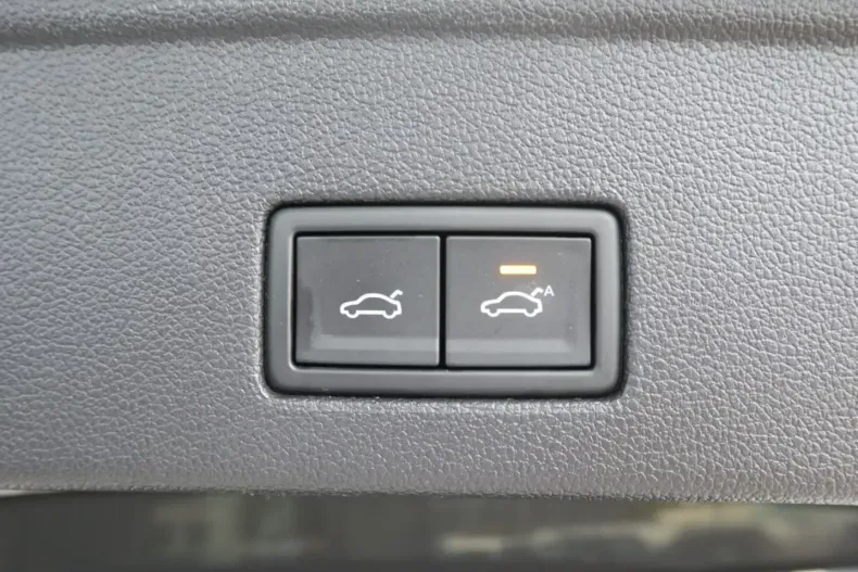 Volkswagen Touareg din 2024 cu 70.800 km - oferta VOL183707 - foto 7