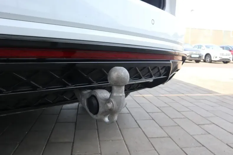 Volkswagen Touareg din 2024 cu 70.800 km - oferta VOL183707 - foto 8