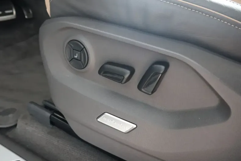 Volkswagen Touareg din 2024 cu 70.800 km - oferta VOL183707 - foto 9