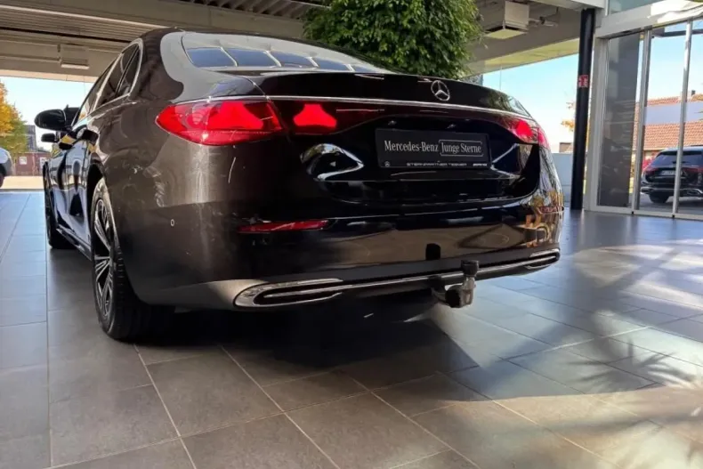 Mercedes-Benz E 200 (Clasa E) din 2024 cu 15.047 km - oferta MER183709 - foto 11