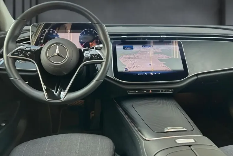 Mercedes-Benz E 200 (Clasa E) din 2024 cu 15.047 km - oferta MER183709 - foto 13