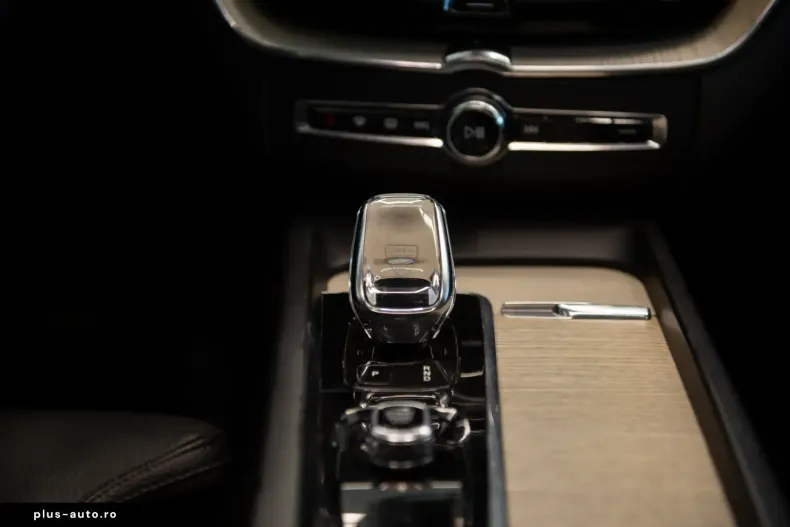 Volvo XC60 din 2021 cu 99.806 km - oferta VOL183718 - foto 23