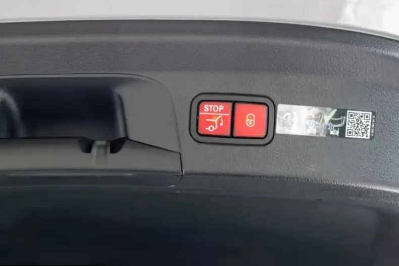 Mercedes-Benz GLE 400 (Clasa GLE) din 2025 cu 18.000 km - oferta MER183722 - foto 6