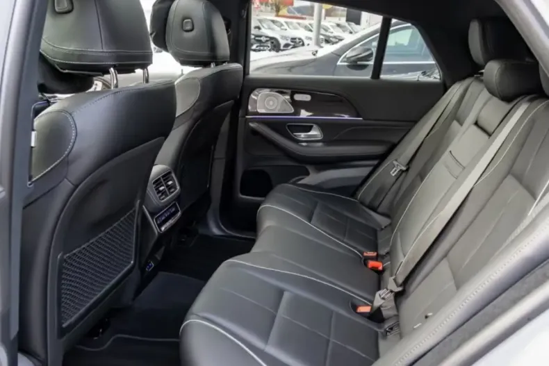 Mercedes-Benz GLE 400 (Clasa GLE) din 2025 cu 18.000 km - oferta MER183722 - foto 11