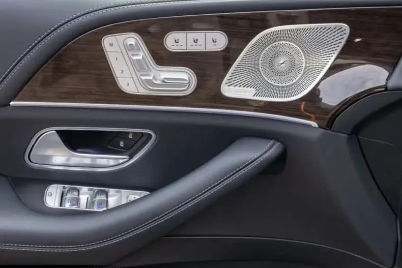 Mercedes-Benz GLE 400 (Clasa GLE) din 2025 cu 18.000 km - oferta MER183722 - foto 16