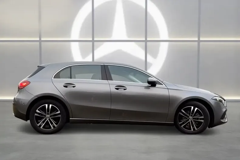 Mercedes-Benz A 180 (Clasa A) din 2024 cu 14.400 km - oferta MER183726 - foto 4