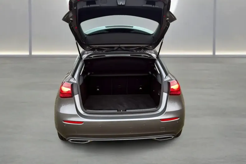 Mercedes-Benz A 180 (Clasa A) din 2024 cu 14.400 km - oferta MER183726 - foto 8