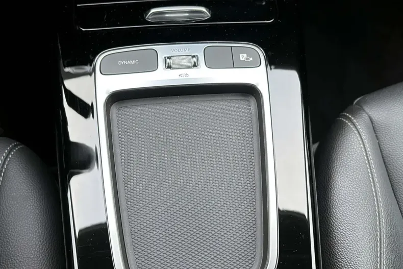 Mercedes-Benz A 180 (Clasa A) din 2024 cu 14.400 km - oferta MER183726 - foto 23