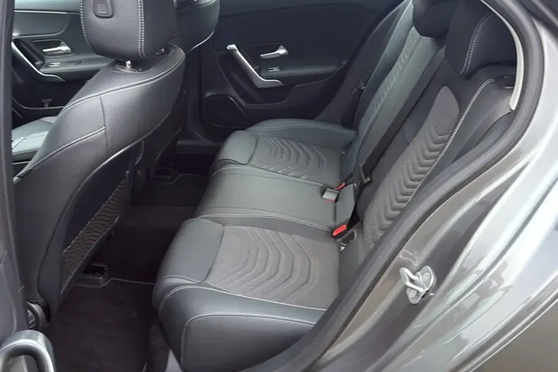 Mercedes-Benz A 180 (Clasa A) din 2024 cu 14.400 km - oferta MER183726 - foto 27