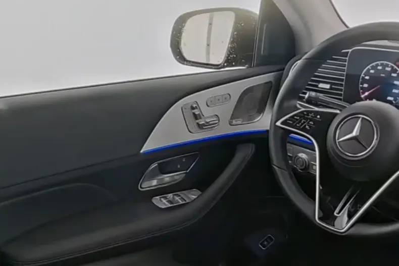 Mercedes-Benz GLE 350 (Clasa GLE) din 2025 cu 24.000 km - oferta MER183730 - foto 9