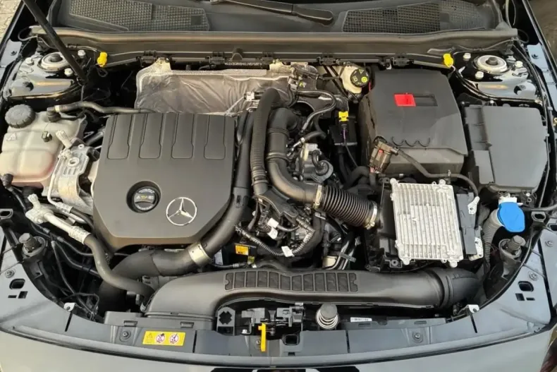 Mercedes-Benz A 180 (Clasa A) din 2024 cu 46.512 km - oferta MER183732 - foto 7