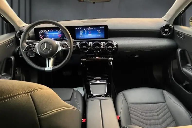 Mercedes-Benz A 180 (Clasa A) din 2024 cu 46.512 km - oferta MER183732 - foto 15