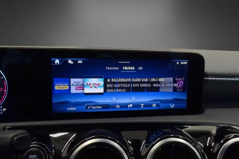 Mercedes-Benz A 180 (Clasa A) din 2024 cu 9.769 km - oferta MER183733 - foto 14