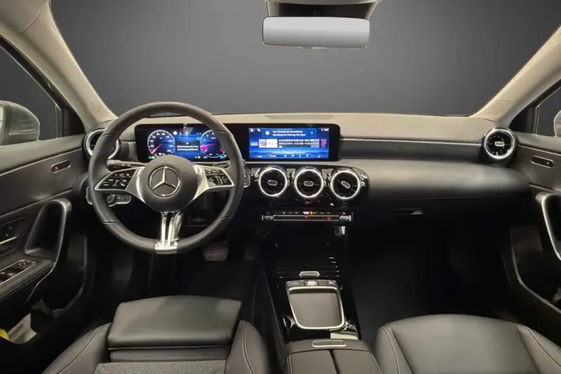 Mercedes-Benz A 180 (Clasa A) din 2024 cu 9.769 km - oferta MER183733 - foto 17