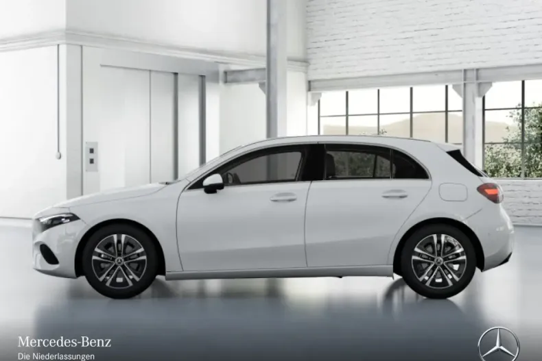 Mercedes-Benz A 180 (Clasa A) din 2024 cu 9.232 km - oferta MER183735 - foto 4