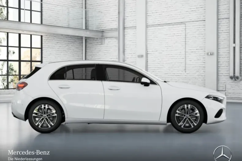 Mercedes-Benz A 180 (Clasa A) din 2024 cu 9.232 km - oferta MER183735 - foto 11