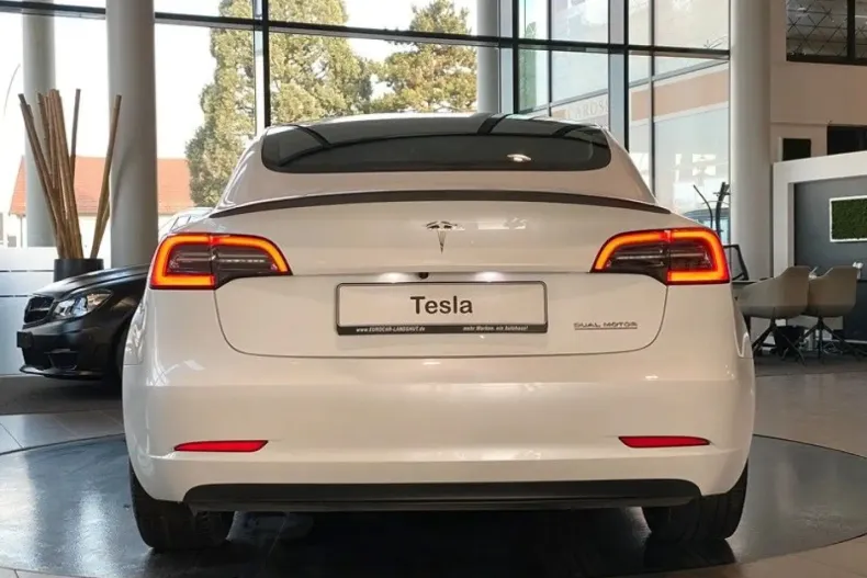 Tesla Model 3 din 2022 cu 64.505 km - oferta TES183749 - foto 25