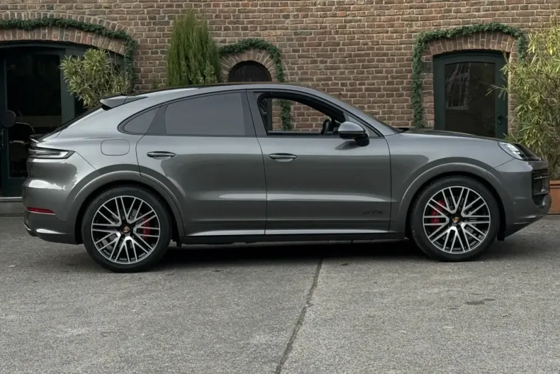 Porsche Cayenne din 2024 cu 14.700 km - oferta POR183750 - foto 14