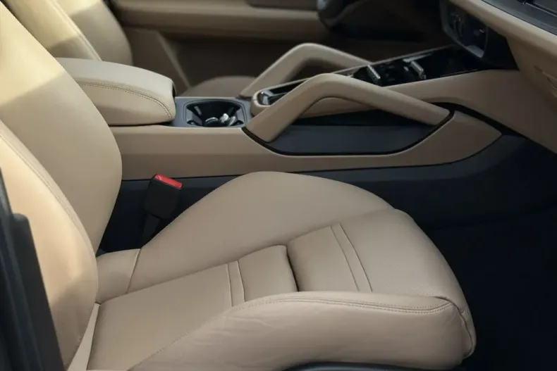 Porsche Cayenne din 2024 cu 14.700 km - oferta POR183750 - foto 17