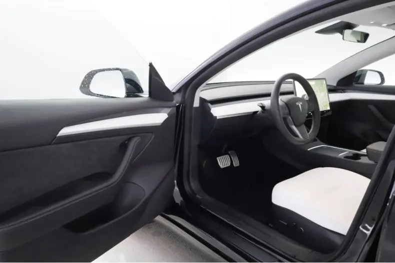 Tesla Model 3 din 2021 cu 53.970 km - oferta TES183756 - foto 4