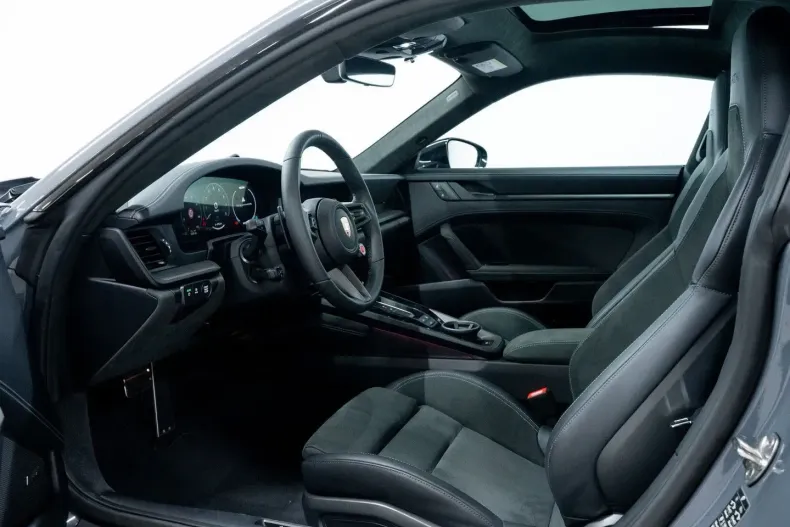 Porsche 992 din 2025 cu 5.230 km - oferta POR183758 - foto 7