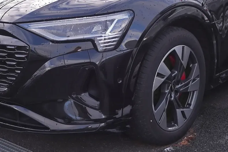 Audi Q8 din 2023 cu 48.817 km - oferta AUD183762 - foto 10