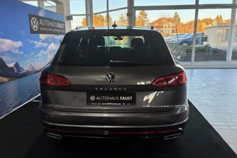 Volkswagen Touareg din 2022 cu 32.530 km - oferta VOL183770 - foto 7