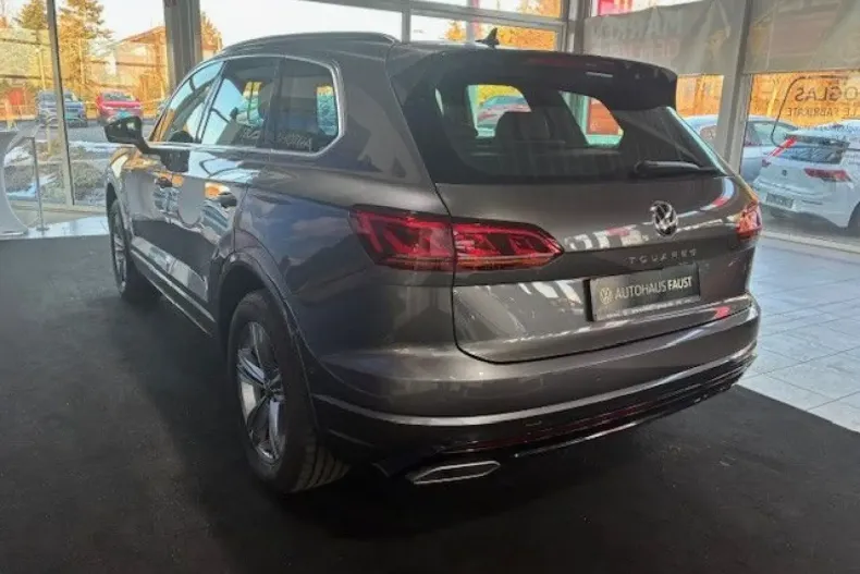 Volkswagen Touareg din 2022 cu 32.530 km - oferta VOL183770 - foto 8