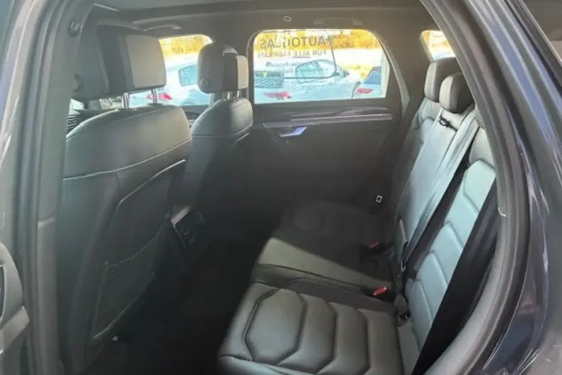 Volkswagen Touareg din 2022 cu 32.530 km - oferta VOL183770 - foto 10