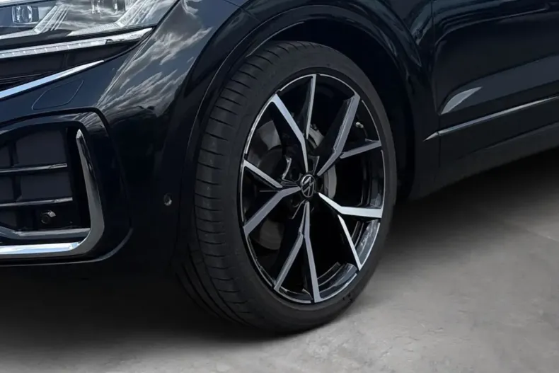 Volkswagen Touareg din 2023 cu 32.500 km - oferta VOL183772 - foto 8